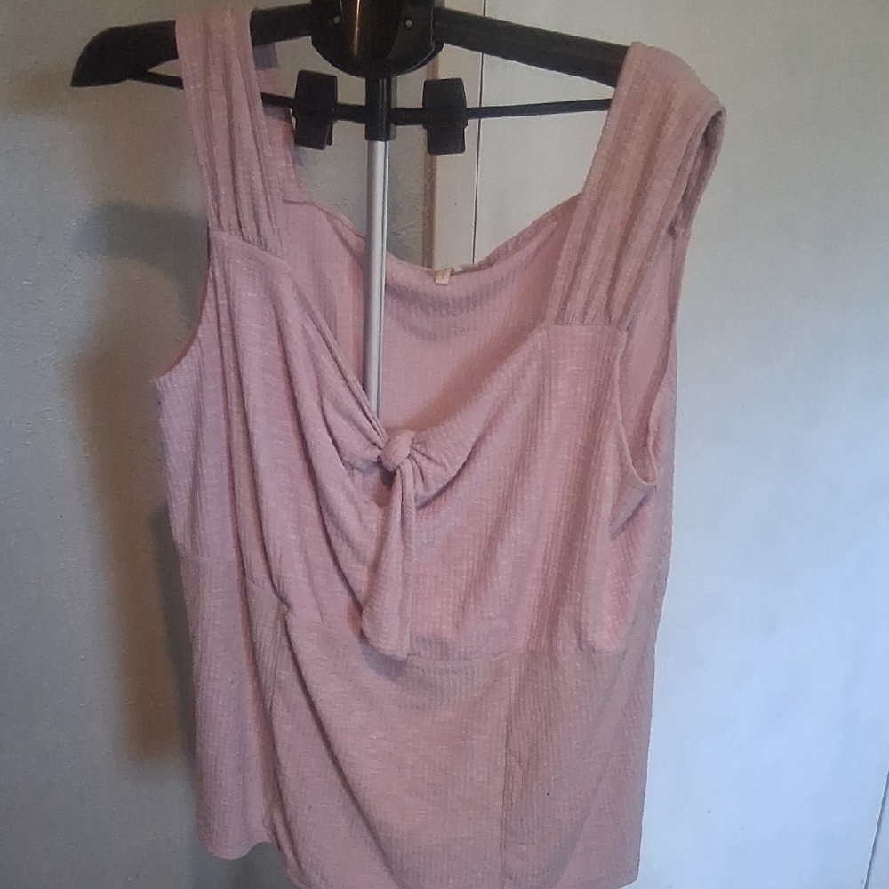 Chic Light Pink Tank Top with Front Knot – Size 22/24W - Picture 2 of 7